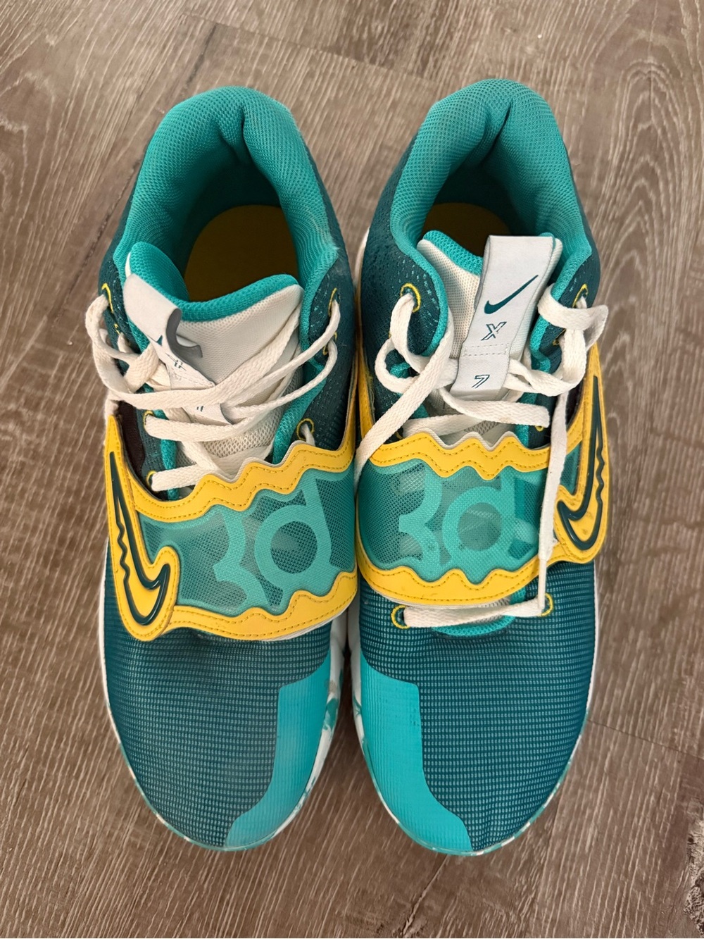 Nike Men’s Teal & Yellow Basketball Sneakers
